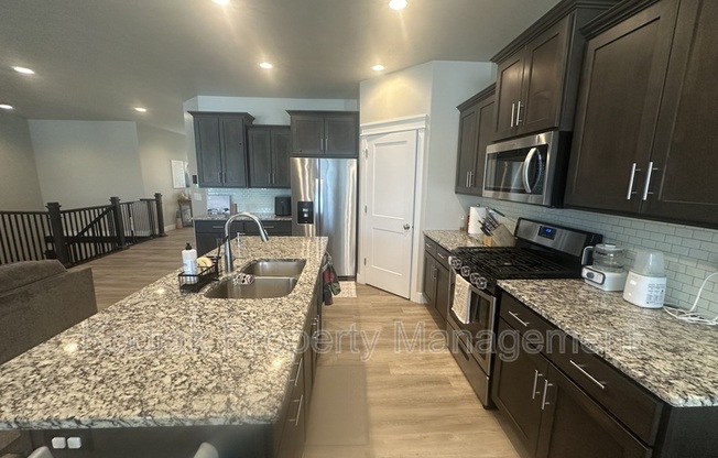 192 S DERRAH DR