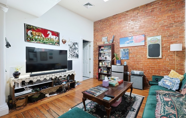 35 Adamson St #3