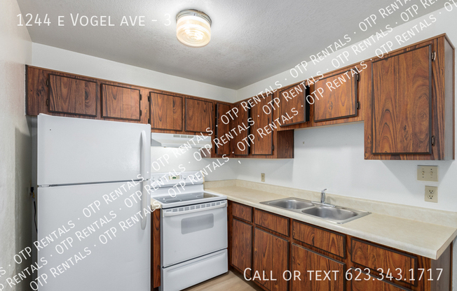 1244 E VOGEL AVE