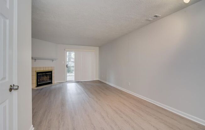 Remodeled 2 bedroom 1.5 bathroom townhome close to everything!