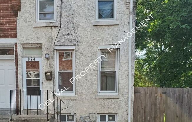 END UNIT TOWNHOME MOVE-IN READY IN NORRISTOWN with Deck