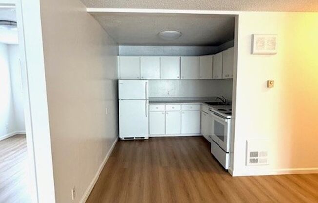 Pine-Gough Apartments