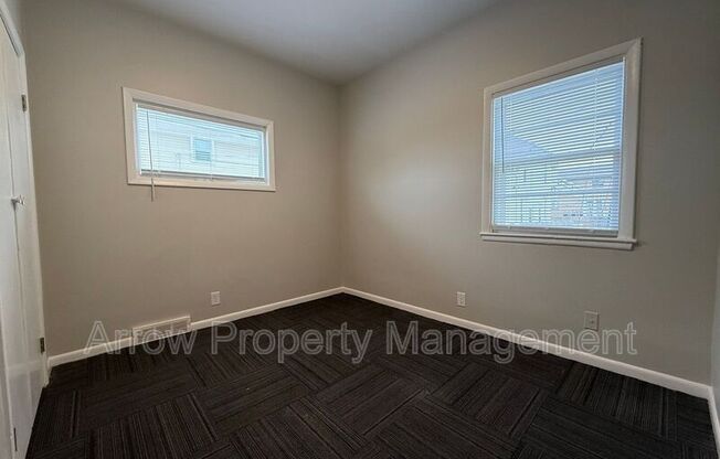 136 N 27 ST