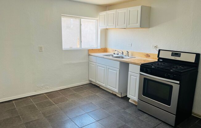 2 beds, 1 bath, 600 sqft, $650