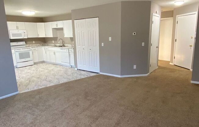 2 beds, 1 bath, 1,000 sqft, $1,350, Unit 1167-8