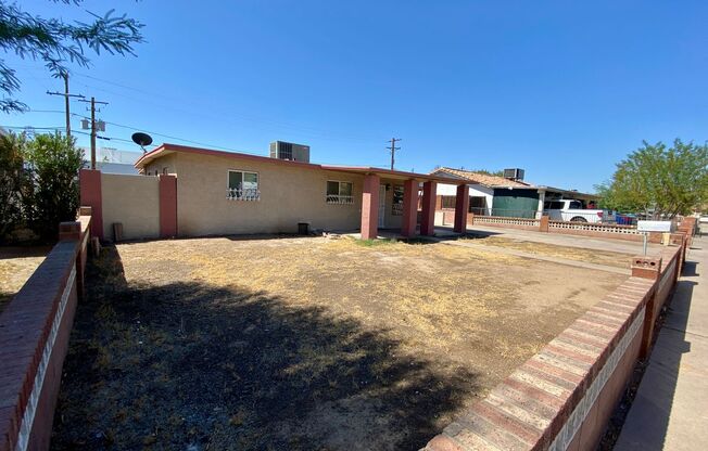 3-Bedroom, 1.5 bath in Phoenix That’s ready for move in !