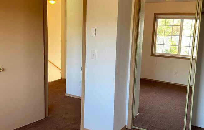3 beds, 1.5 baths, 1,100 sqft, $1,325, Unit 125