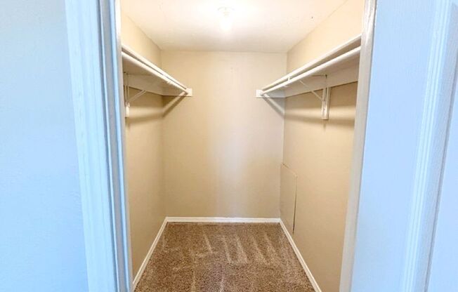 2 beds, 2 baths, 950 sqft, $1,249, Unit Apt 114