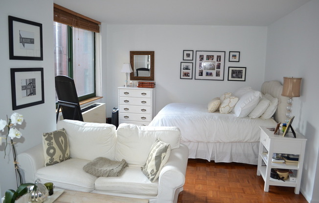 295 GREENWICH ST