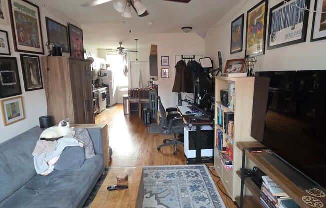 1 bed, 1 bath, 550 sqft, $1,650, Unit 4732-3B