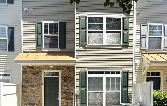 2201 RAVEN RD