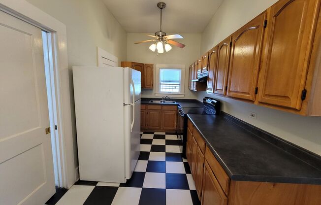 1 bed, 1 bath, $950, Unit Unit 1