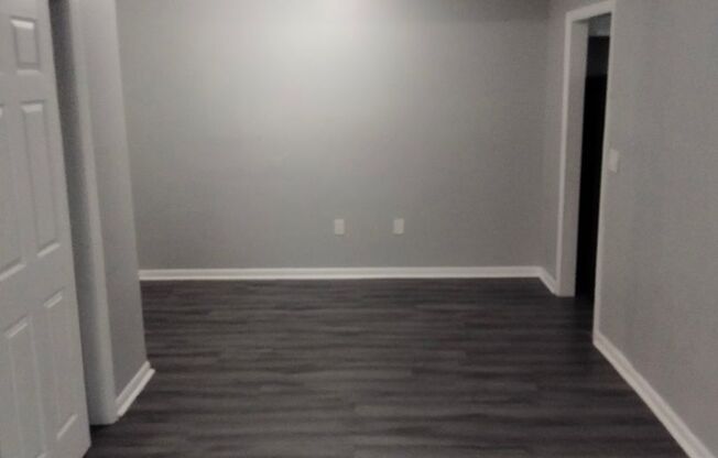 2 beds, 1 bath, 750 sqft, $1,425, Unit AA5