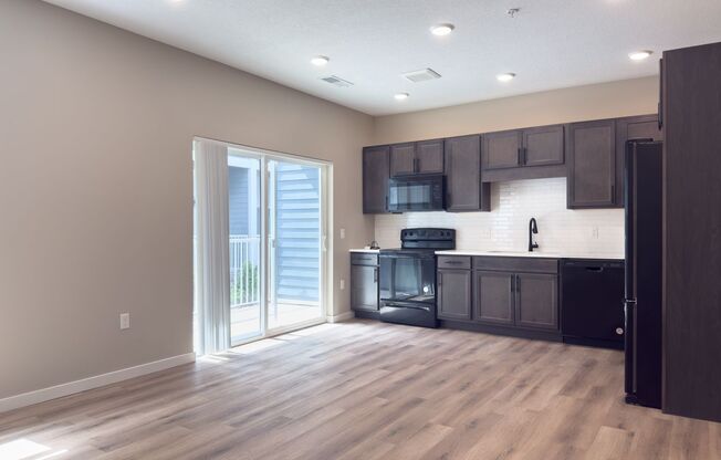 1 bed, 1.5 baths, 1,178 sqft, $2,150, Unit 4921-4