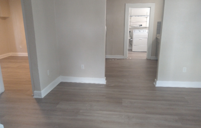 905 E OSBORNE AVE