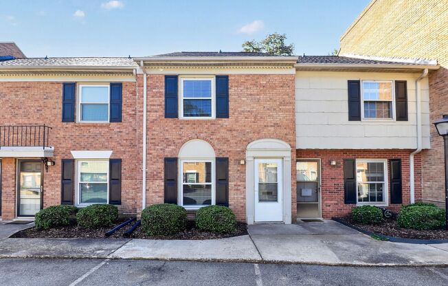 Beautiful Two Bedroom Condo in Ashbrook Community!