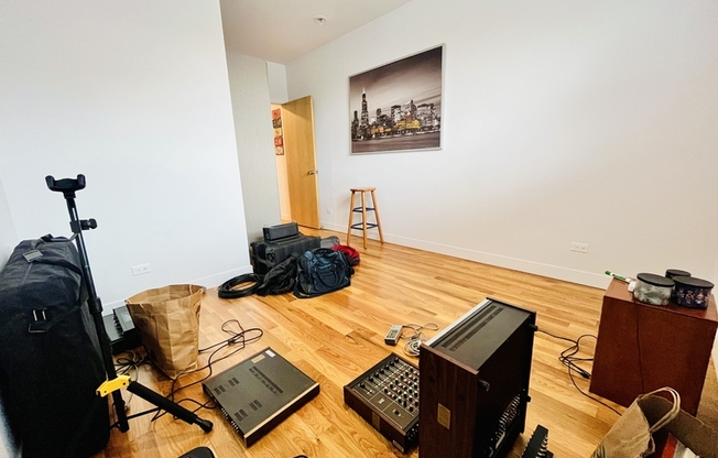 806 S Claremont Ave