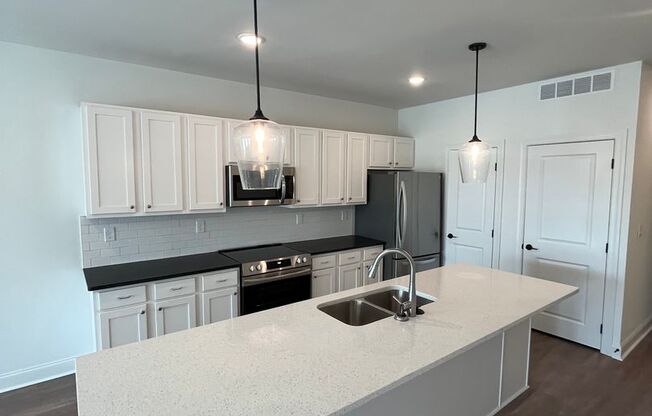 2 beds, 2 baths, 1,190 sqft, $2,000, Unit B305