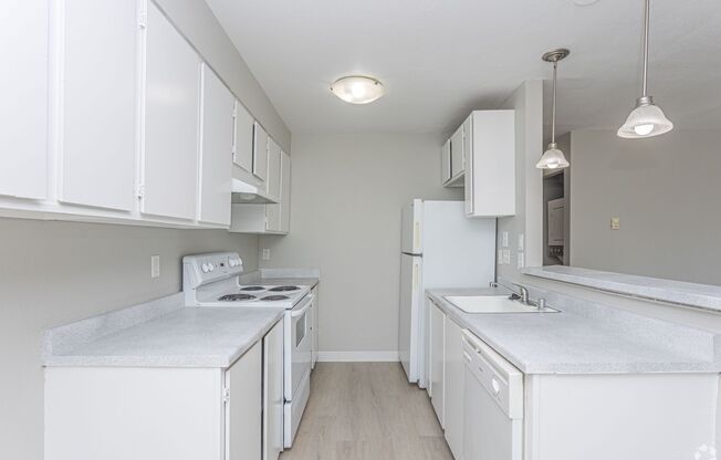 Second month free and Waived Admin Fees!  Large 2x2 in Tukwilla!
