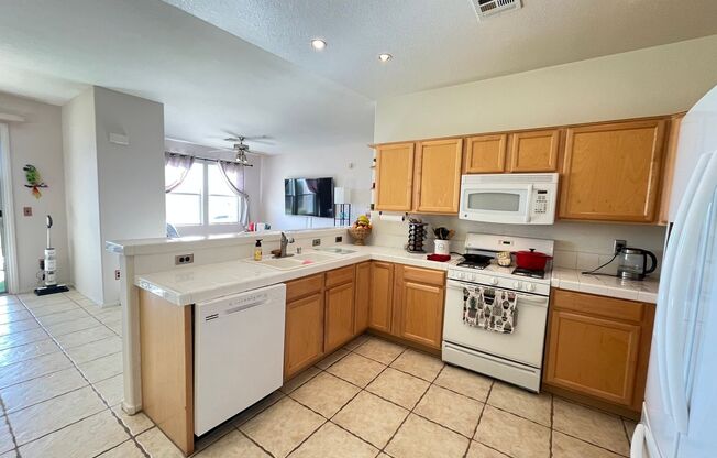 Summerlin Fully Furnished Condo on Golf Course!