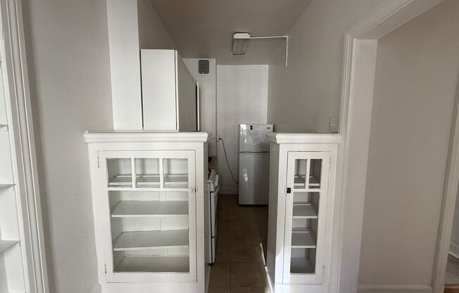 Studio, 1 bath, 308 sqft, $1,175, Unit Bayard Manor 207