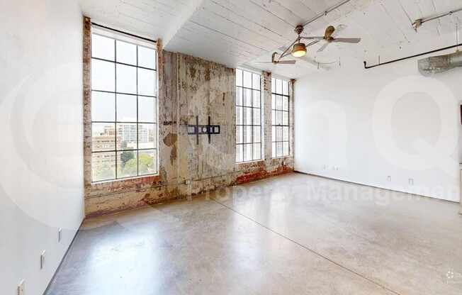 1 bed, 1 bath, 1,039 sqft, $1,649, Unit 911