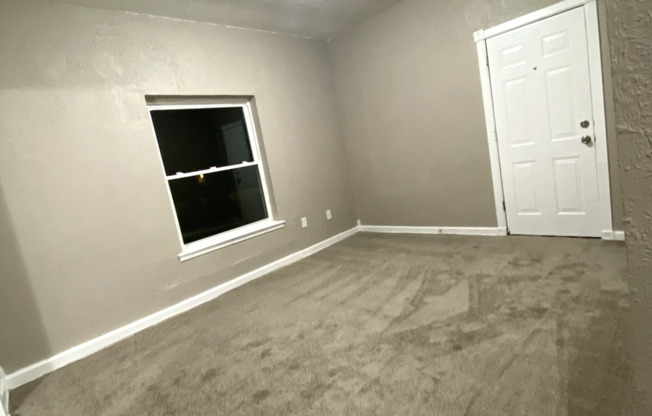 3 beds, 1 bath, $1,295