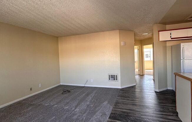 2 Bedroom, 2 Bath condo in Secured complex. MUST SEE!!!!