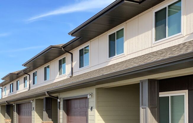 3 beds, 2.5 baths, 1,193 sqft, $1,725, Unit 541-01