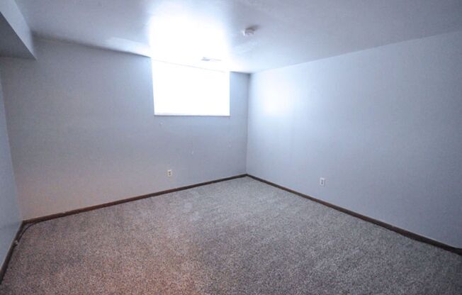 2 beds, 1 bath, $1,255, Unit 191 D