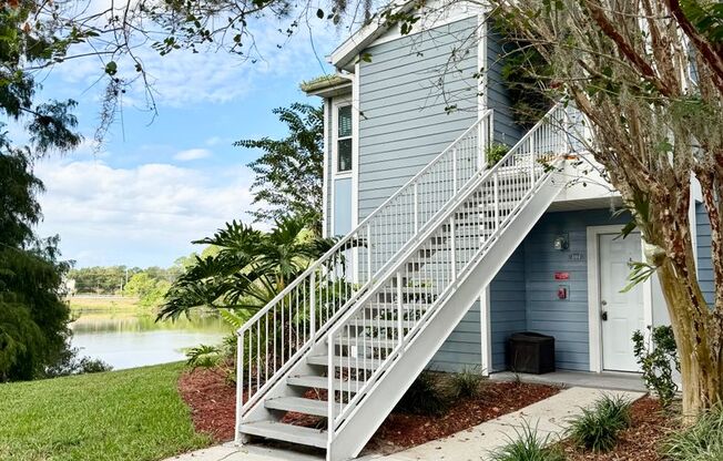 Beautiful 2 bedroom/2 bathroom corner condo in gated Regency Park!