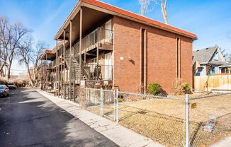 Roberta Street Apartments