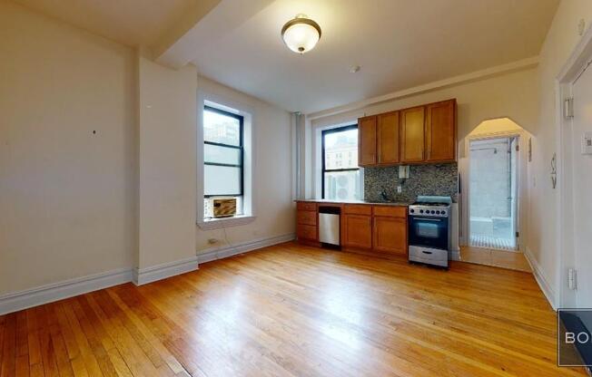 1 bed, 1 bath, $4,100, Unit 53