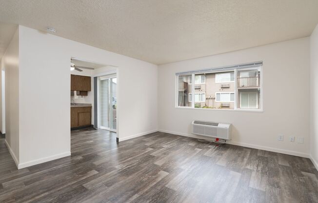 2 beds, 1 bath, 850 sqft, $1,550, Unit 750