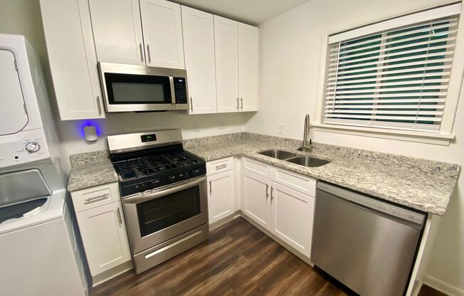 2 beds, 1 bath, 850 sqft, $1,700, Unit 485-C27