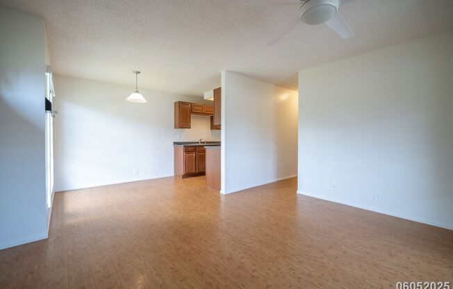 $2700 / 2 BED / 1 BATH IN WAIPIO
