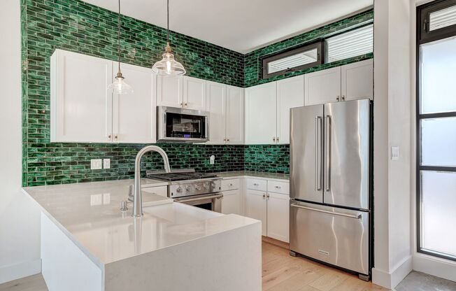 Gorgeous Contemporary 2/2 Condo in 78704