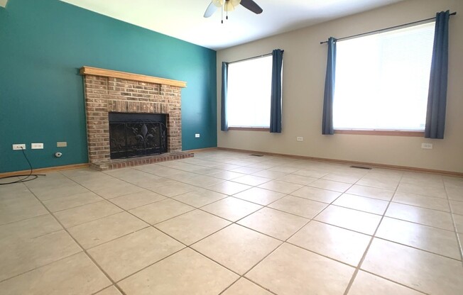 2480 BLUE SPRUCE LN