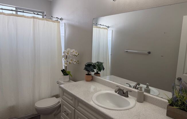 2 beds, 2 baths, 1,000 sqft, $2,525, Unit D55