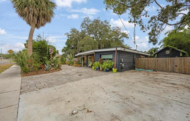 832 FLORIDA AVE