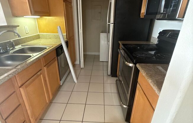 1 bed, 1 bath, 641 sqft, $1,430, Unit 0131