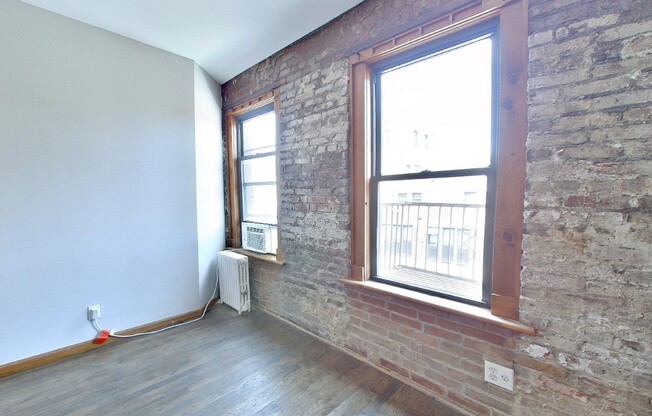 3 beds, 1 bath, $7,495, Unit 6A