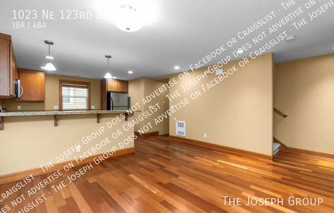 1023 NE 123 ST