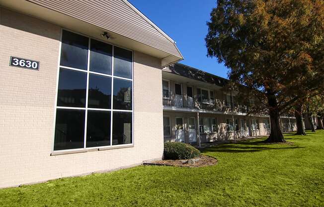 Lush Green Outdoors at Lansing Riverwood, LLC, Illinois