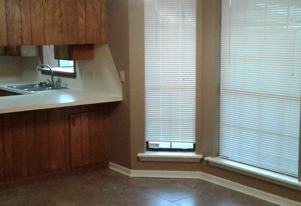 3 beds, 2 baths, $1,495