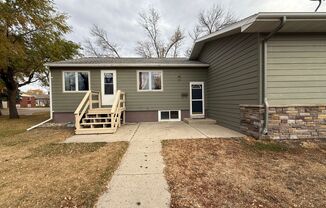 4 beds, 2 baths, $1,600