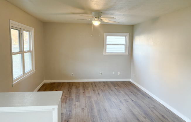 2 beds, 1 bath, $995