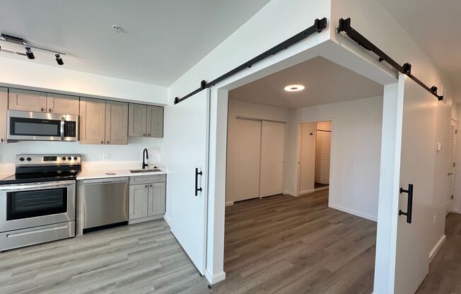 1 bed, 1 bath, 620 sqft, $1,580, Unit 409