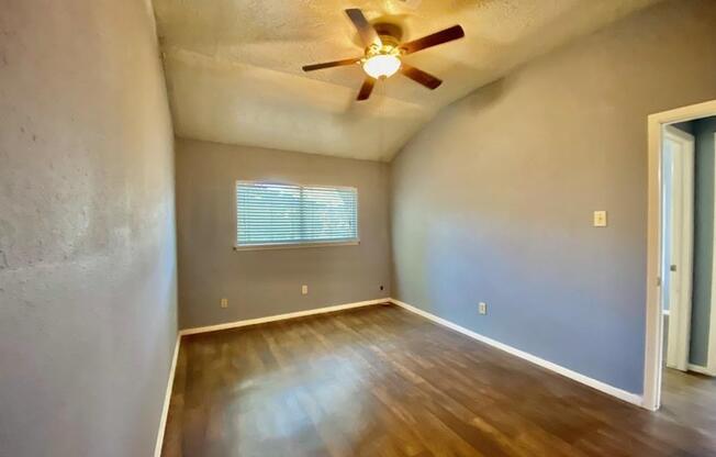 11013 CRENCHRUS CT