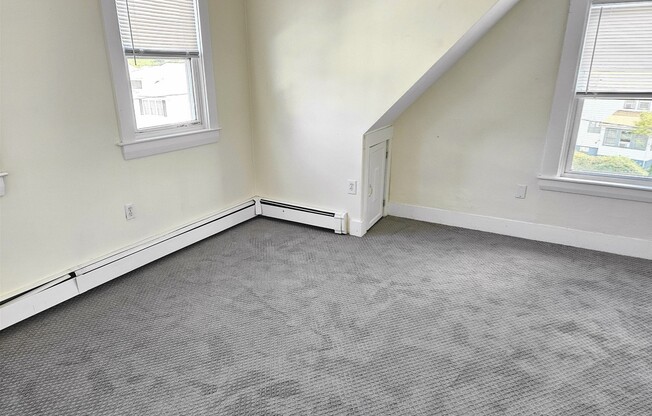 3 beds, 2 baths, 1,300 sqft, $3,250, Unit 2